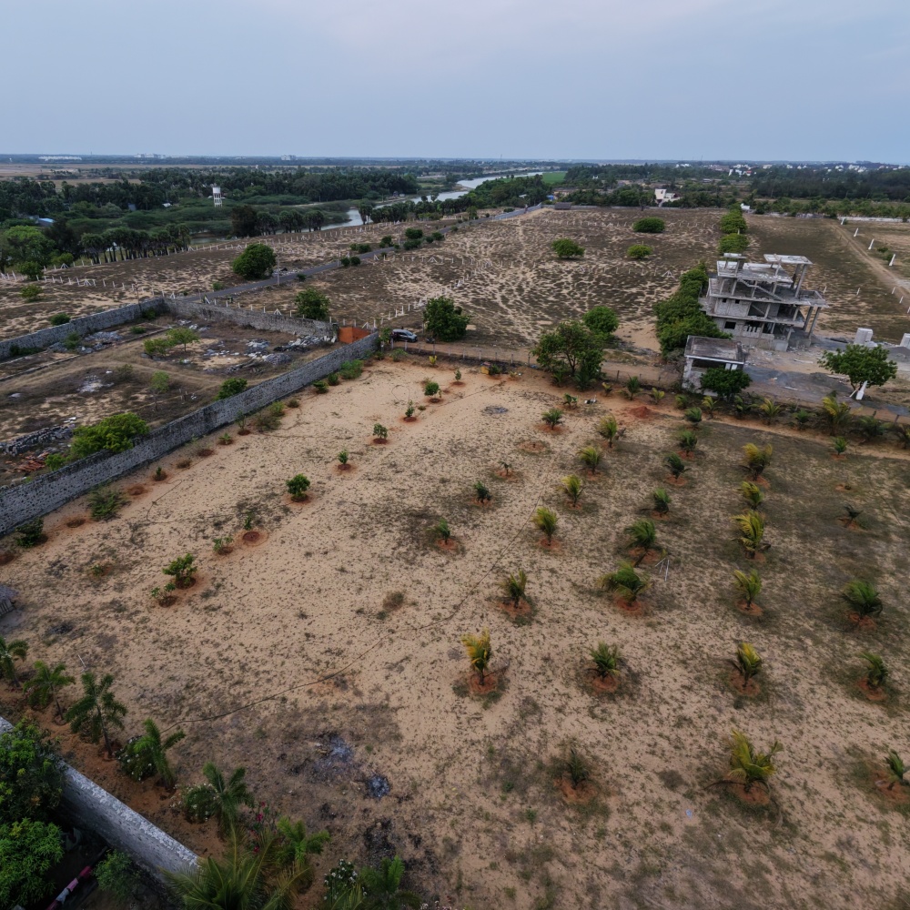 Beach Side Property At Paramankeni Near Mudhaliyar Kuppam Boat House. - Farmland in Paramankeni, ECR, Chennai 3.25 Acres for sale - listing image
